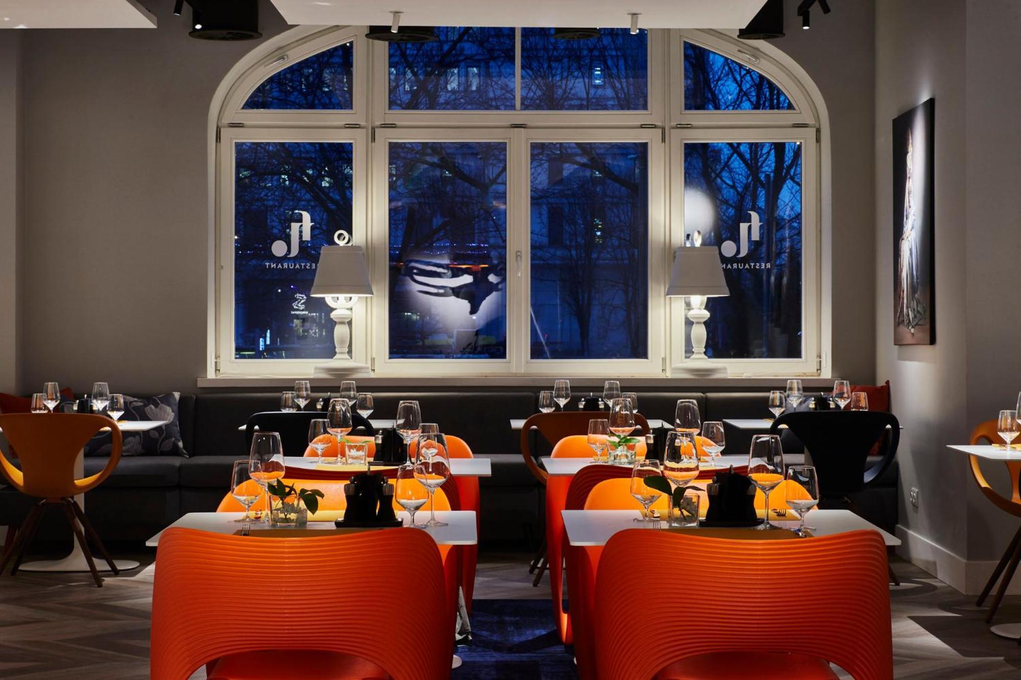 Hotel Indigo Warsaw Nowy Swiat By Ihg Exterior photo