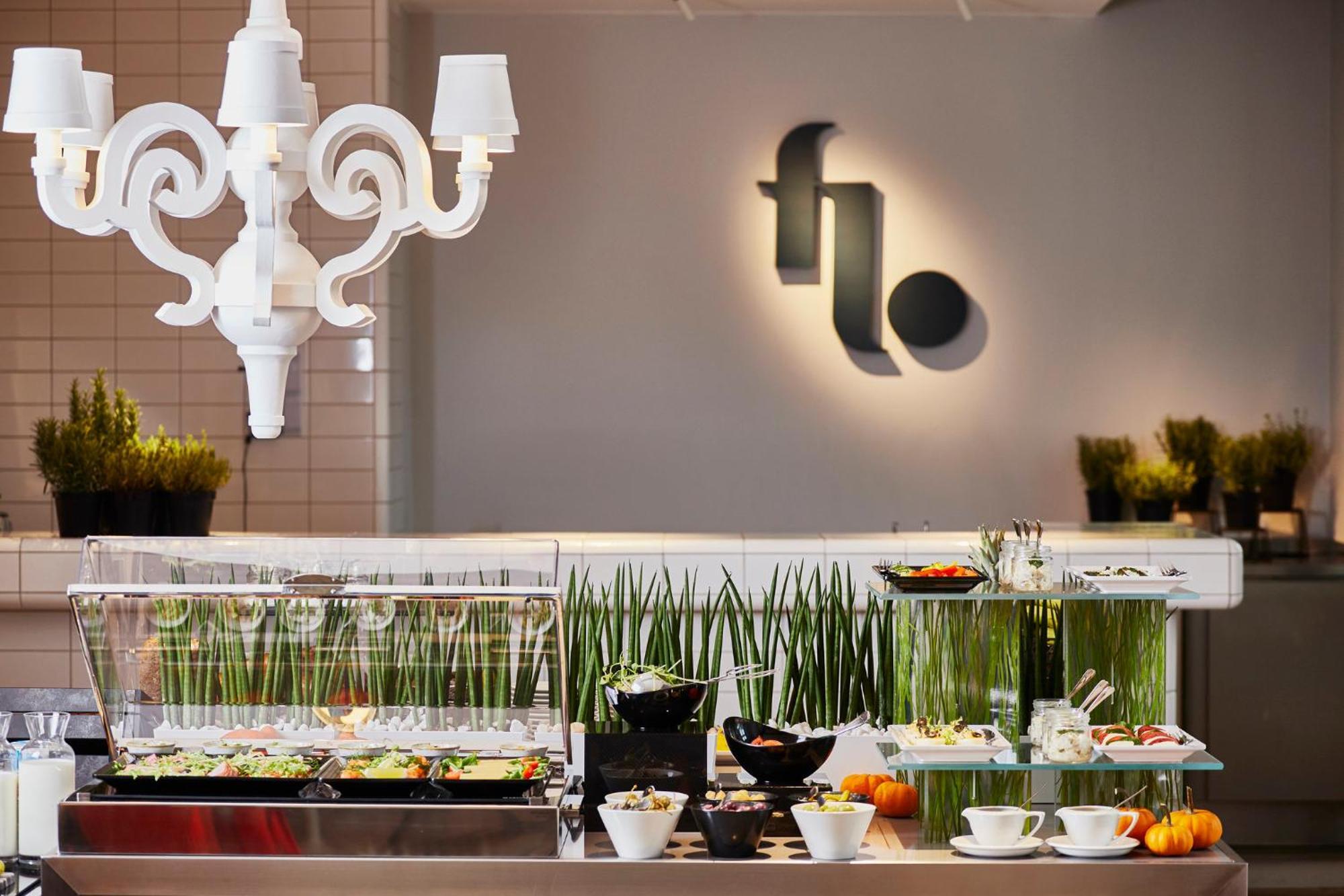 Hotel Indigo Warsaw Nowy Swiat By Ihg Exterior photo