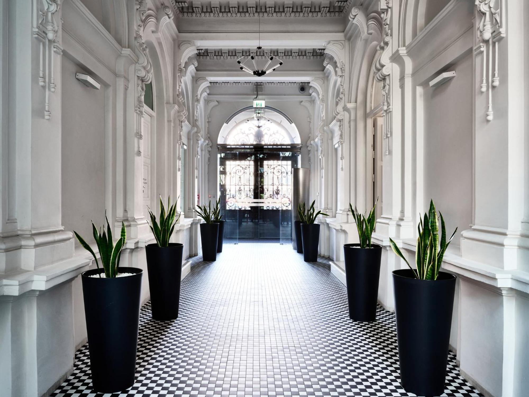Hotel Indigo Warsaw Nowy Swiat By Ihg Exterior photo