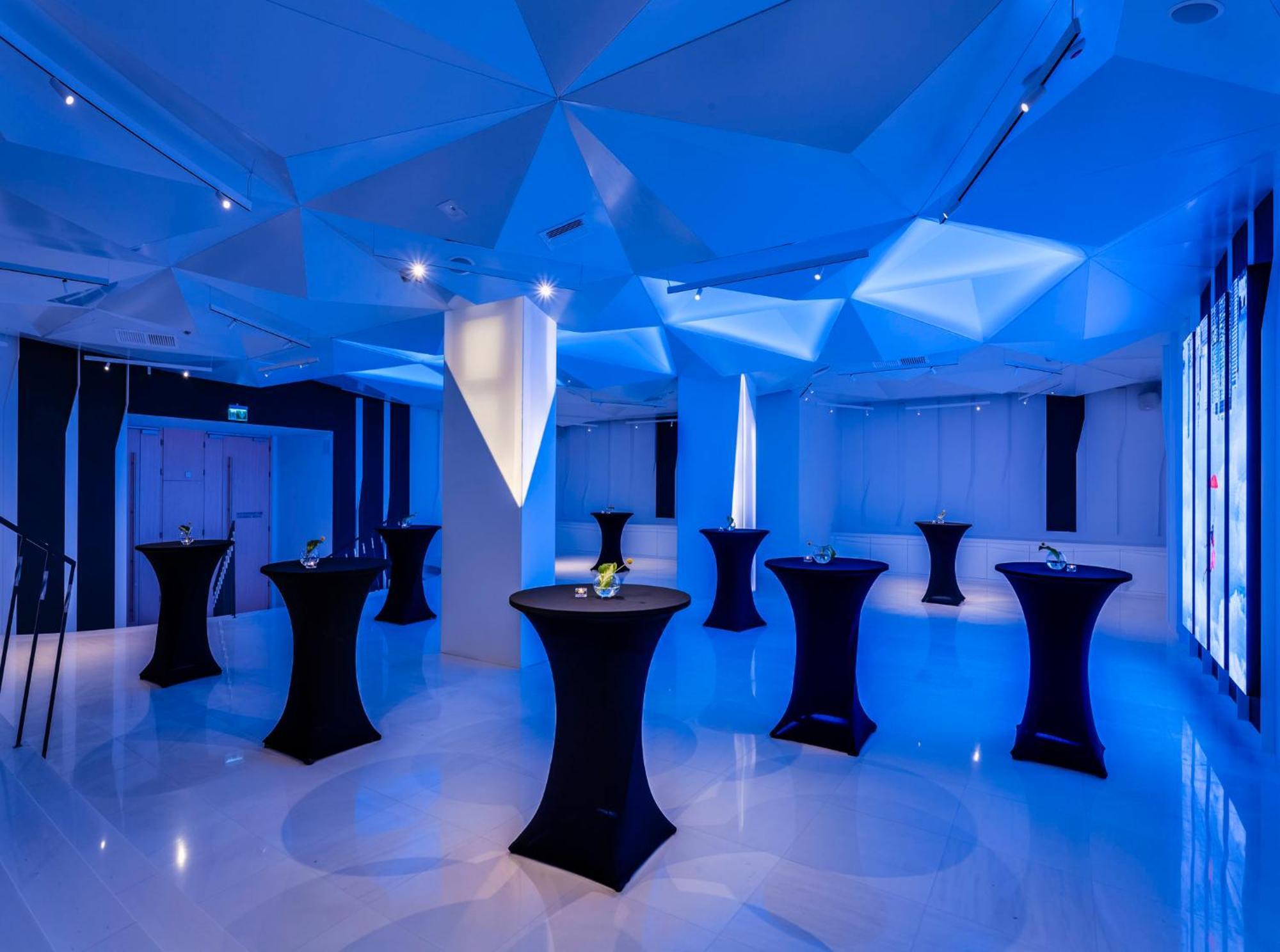 Hotel Indigo Warsaw Nowy Swiat By Ihg Exterior photo
